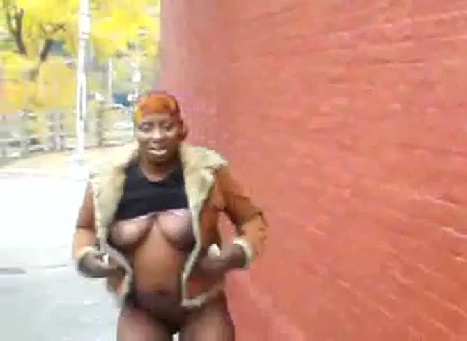 Video: Homeless girl showing her big ass and tits